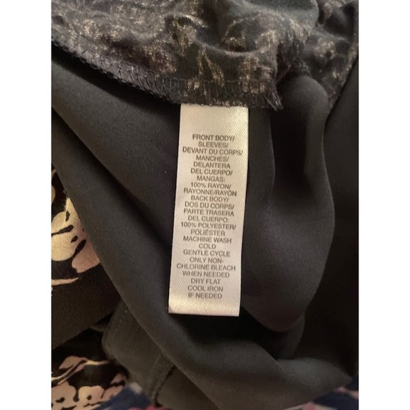 Loft‎ Size Medium Blouse Long-Sleeve Blouse Black Cream Floral - Picture 4 of 4